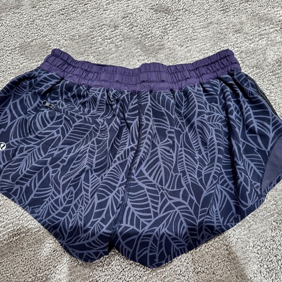 Lululemon Hotty hot shorts - Picture 2 of 3